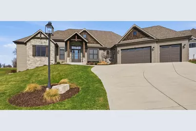 1636  Upland Ct, Hartland, WI 53029 - Photo 2