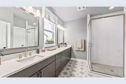 911  Kohlwey Dr, Grafton, WI 53024 - Photo 12