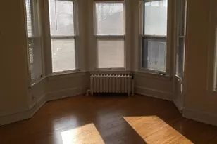 2704 N Hackett Ave, Milwaukee, WI 53211 - Photo 20