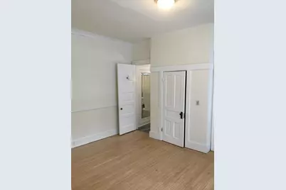 2704 N Hackett Ave, Milwaukee, WI 53211 - Photo 12