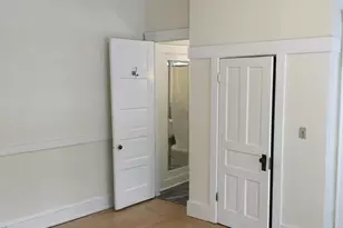 2704 N Hackett Ave, Milwaukee, WI 53211 - Photo 12