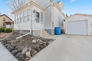 1009 Wisconsin St, Watertown, WI 53094 - Photo 4