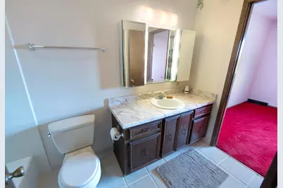 7222 S Delaine Dr, Oak Creek, WI 53154 - Photo 12