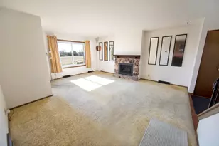 7222 S Delaine Dr, Oak Creek, WI 53154 - Photo 2