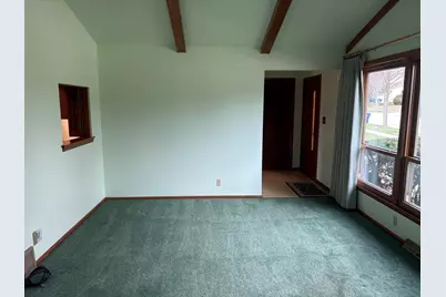 231 E Sunset Dr, Oak Creek, WI 53154 - Photo 8