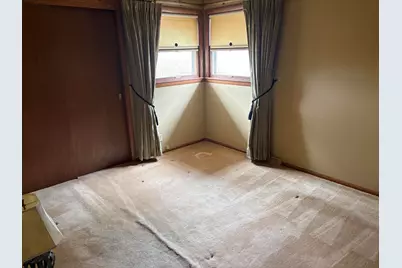 231 E Sunset Dr, Oak Creek, WI 53154 - Photo 10