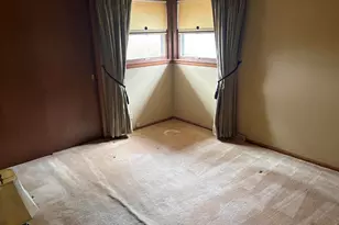 231 E Sunset Dr, Oak Creek, WI 53154 - Photo 10