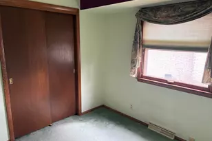 231 E Sunset Dr, Oak Creek, WI 53154 - Photo 12