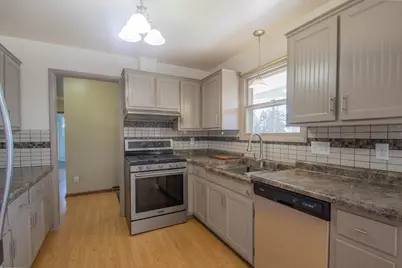 201  Oak Hill Ct, Watertown, WI 53094 - Photo 10