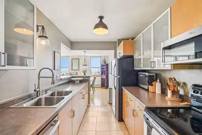 1707 N Prospect Ave #6E, Milwaukee, WI 53202 - Photo 8