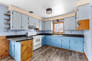 1318 S 24th St, Manitowoc, WI 54220 - Photo 4