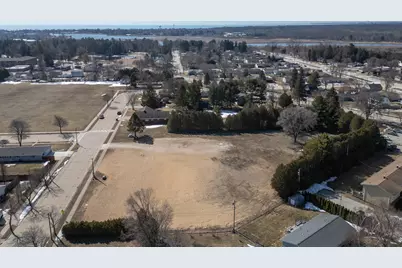 3612  Bellevue Pl, Two Rivers, WI 54241 - Photo 8