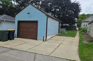 2353 S 77th St, West Allis, WI 53219 - Photo 6