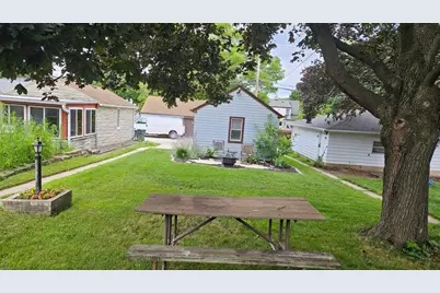 2353 S 77th St, West Allis, WI 53219 - Photo 4