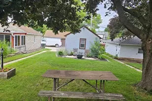 2353 S 77th St, West Allis, WI 53219 - Photo 4