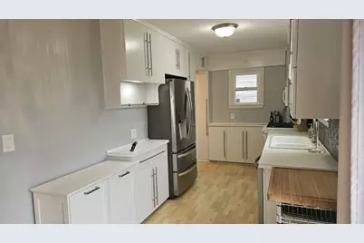 2353 S 77th St, West Allis, WI 53219 - Photo 12