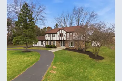 18760  Yorkshire Ln, Brookfield, WI 53045 - Photo 2