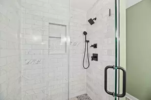 2525 S Shore Dr, Milwaukee, WI 53207 - Photo 22