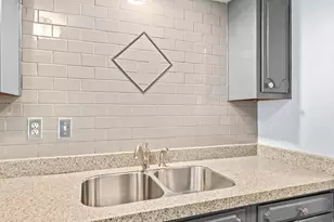 2525 S Shore Dr, Milwaukee, WI 53207 - Photo 10