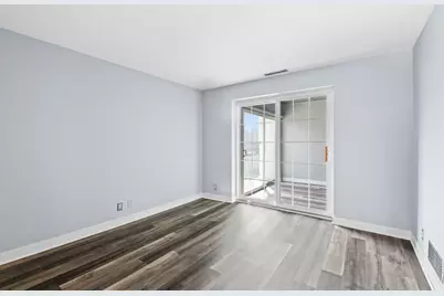 2525 S Shore Dr #2D, Milwaukee, WI 53207 - Photo 18