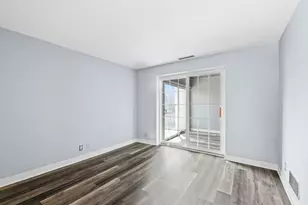 2525 S Shore Dr, Milwaukee, WI 53207 - Photo 18