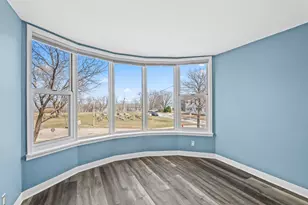 2525 S Shore Dr, Milwaukee, WI 53207 - Photo 16