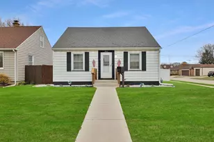 5811 39th Ave, Kenosha, WI 53144 - Photo 2