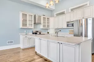 810 S 8th St, Manitowoc, WI 54220 - Photo 18