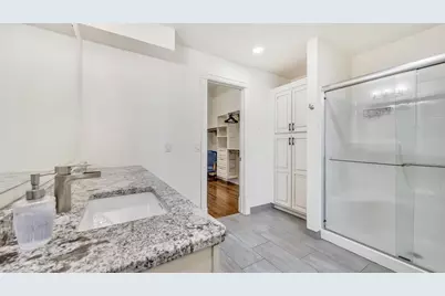 810 S 8th St, Manitowoc, WI 54220 - Photo 28