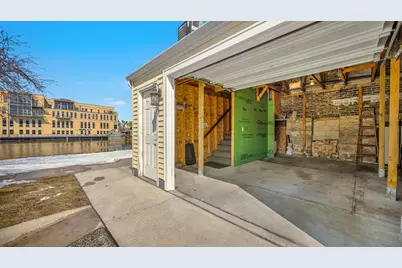 810 S 8th St, Manitowoc, WI 54220 - Photo 10