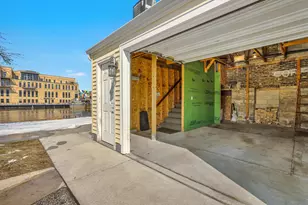 810 S 8th St, Manitowoc, WI 54220 - Photo 10