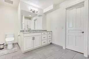 810 S 8th St, Manitowoc, WI 54220 - Photo 26