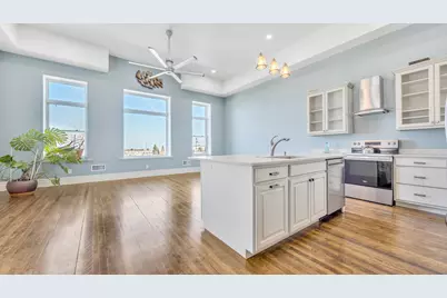 810 S 8th St, Manitowoc, WI 54220 - Photo 16