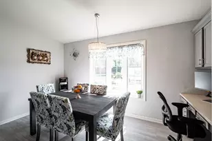 5201 S Tuckaway Blvd, Greenfield, WI 53221 - Photo 16