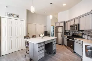 5201 S Tuckaway Blvd, Greenfield, WI 53221 - Photo 14