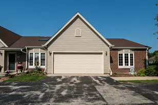 5201 S Tuckaway Blvd, Greenfield, WI 53221 - Photo 1