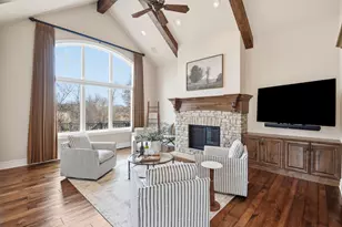 1264 Mary Hill Cir, Hartland, WI 53029 - Photo 4