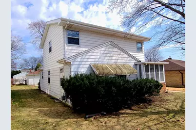 818 S 116th St, West Allis, WI 53214 - Photo 4