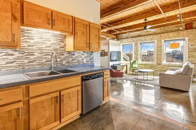 904 E Pearson St #501, Milwaukee, WI 53202 - Photo 8