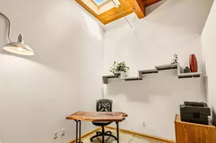 904 E Pearson St, Milwaukee, WI 53202 - Photo 18