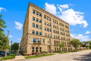 904 E Pearson St, Milwaukee, WI 53202 - Photo 28