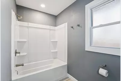 726 W Wisconsin Ave, Oconomowoc, WI 53066 - Photo 18