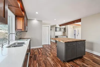 726 W Wisconsin Ave, Oconomowoc, WI 53066 - Photo 14