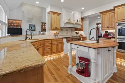14095 N Pine Bluff Rd, Mequon, WI 53097 - Photo 12