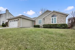 2508 Fox River Pkwy, Waukesha, WI 53189 - Photo 32