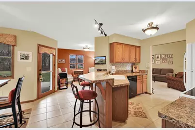 2508  Fox River Pkwy, Waukesha, WI 53189 - Photo 12