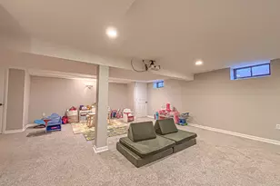 W158N5725 Elmway Dr, Menomonee Falls, WI 53051 - Photo 22