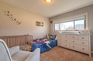 W158N5725 Elmway Dr, Menomonee Falls, WI 53051 - Photo 18