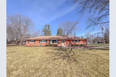 W158N5725  Elmway Dr, Menomonee Falls, WI 53051 - Photo 1