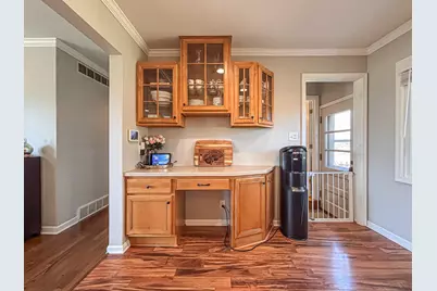 W158N5725  Elmway Dr, Menomonee Falls, WI 53051 - Photo 8